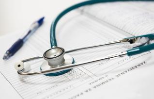 Nursing vs Healthcare Management