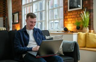 Bradly Sindon’s Journey to Gradution with Arden University