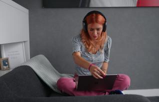 How to Become a Graphic Designer: The Ultimate Guide
