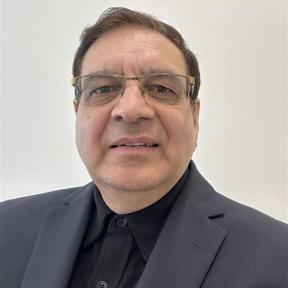 Professor Mak Sharma